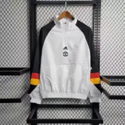 Manchester United white half pull