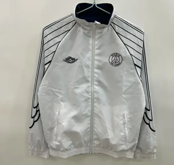 Paris blue and white double-sided embroidered windbreaker Paris blue and white double-sided embroidered windbreaker