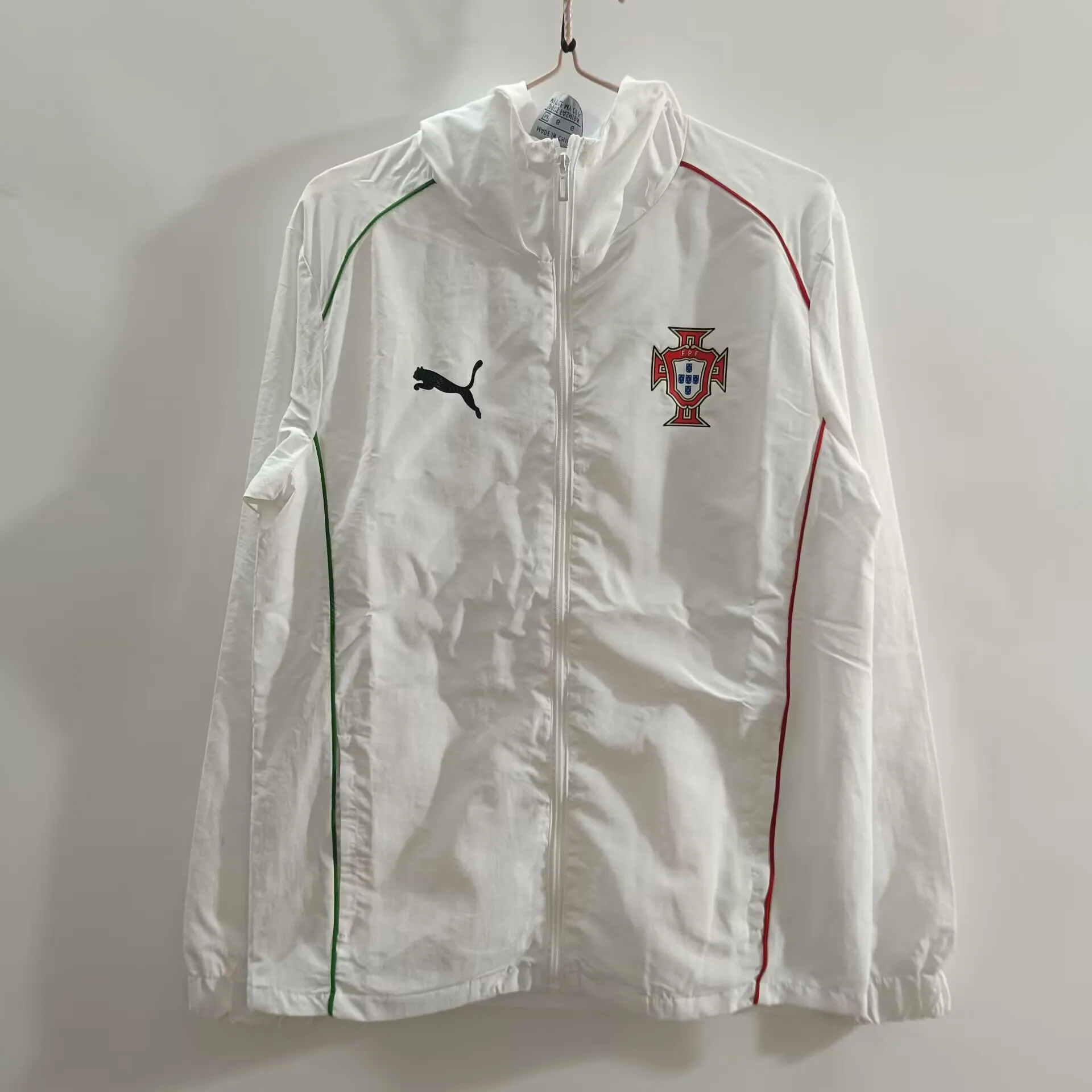 Portuguese White Retro 075 Portuguese White Retro 075