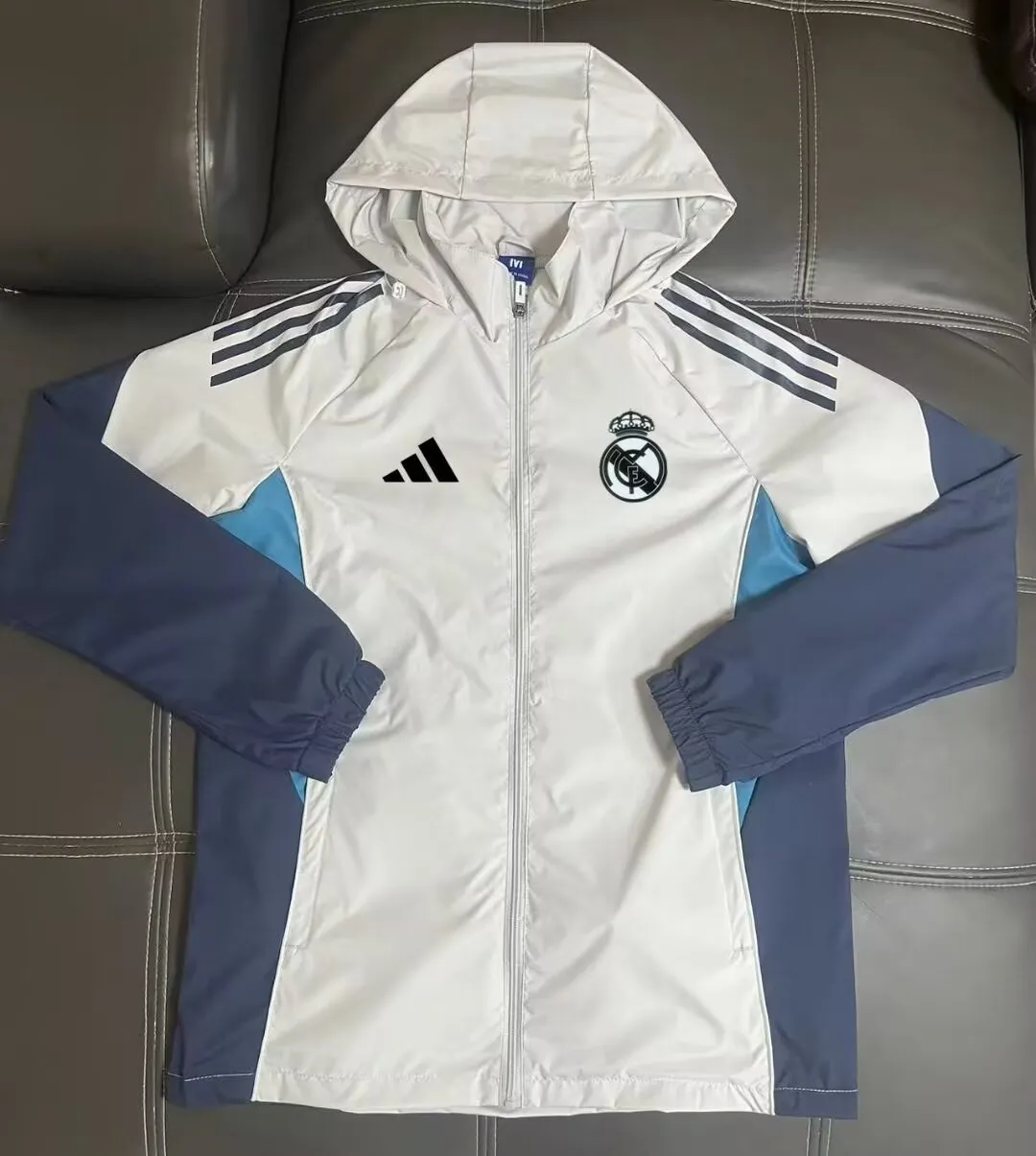 Real Madrid football uniform beige windbreaker Real Madrid football uniform beige windbreaker