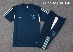 D883 short-sleeved Ajax royal blue (with cropped pants)