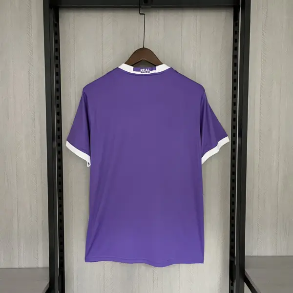 Retro 2016-17 Real Madrid away