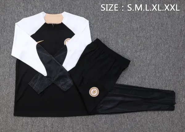 2324 half pull Chelsea black