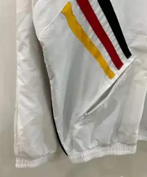 2425 German white 585