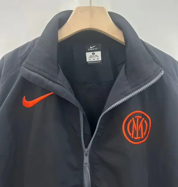 Inter black single-sided embroidered windbreaker