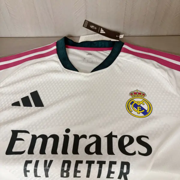 Player version long-sleeved 2026-27 Real Madrid home jersey